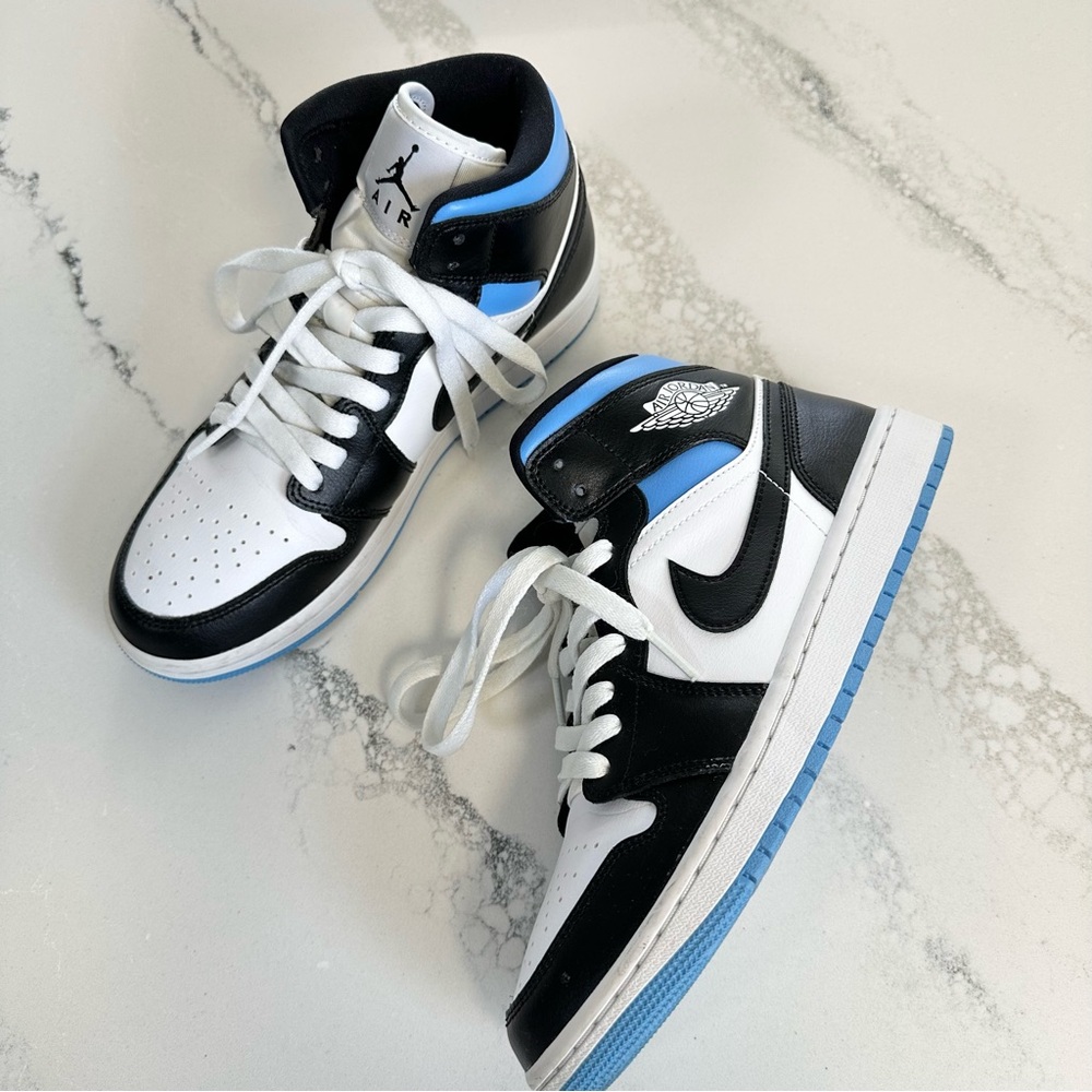 Women’s Air Jordan 1 Mid University Blue